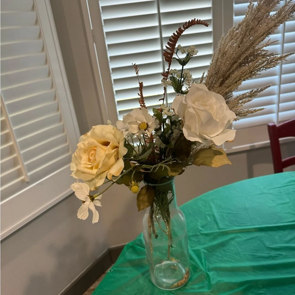 FAUX FLOWERS!No Sun ☀️ or water 💦 needed!See pic 4 more details & measurements